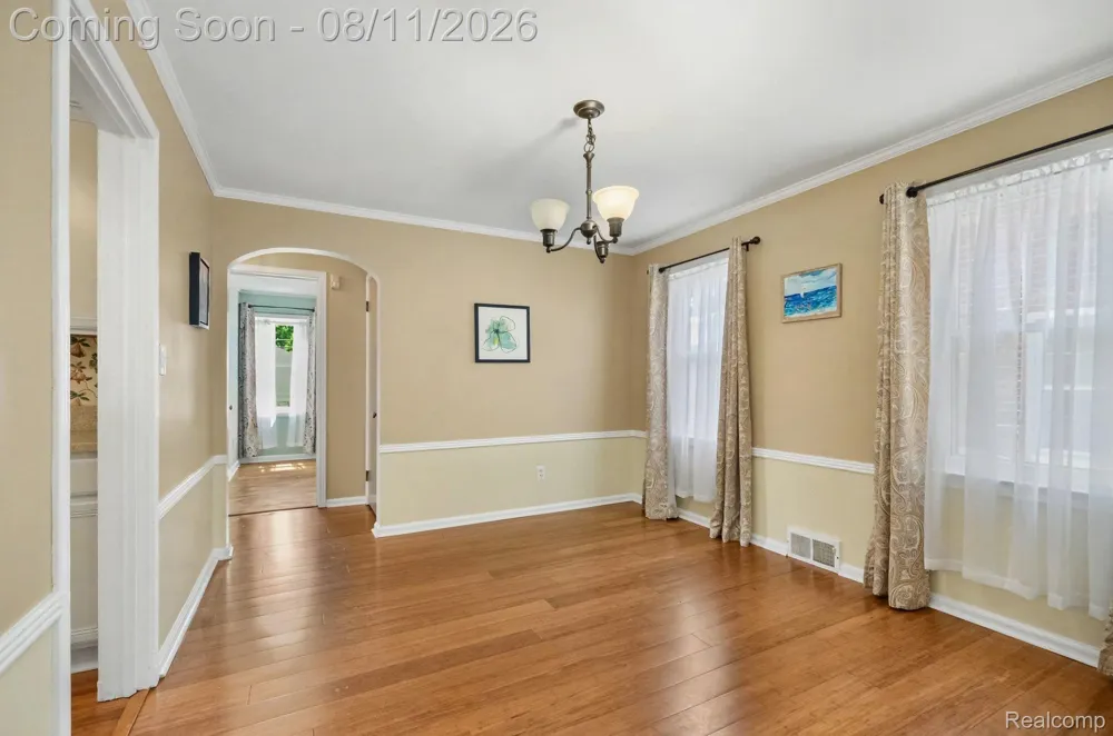 473 Calvin Avenue Grosse Pointe Farms City, MI 48236