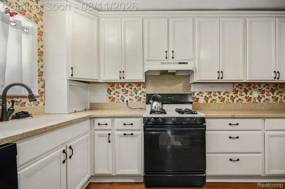 473 Calvin Avenue Grosse Pointe Farms City, MI 48236