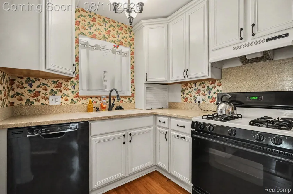 473 Calvin Avenue Grosse Pointe Farms City, MI 48236
