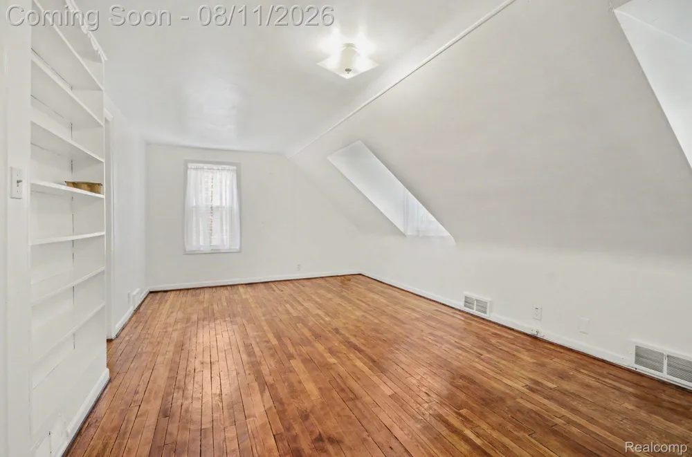 473 Calvin Avenue Grosse Pointe Farms City, MI 48236