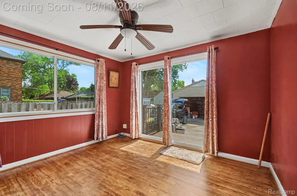 473 Calvin Avenue Grosse Pointe Farms City, MI 48236