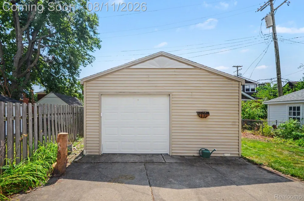 473 Calvin Avenue Grosse Pointe Farms City, MI 48236