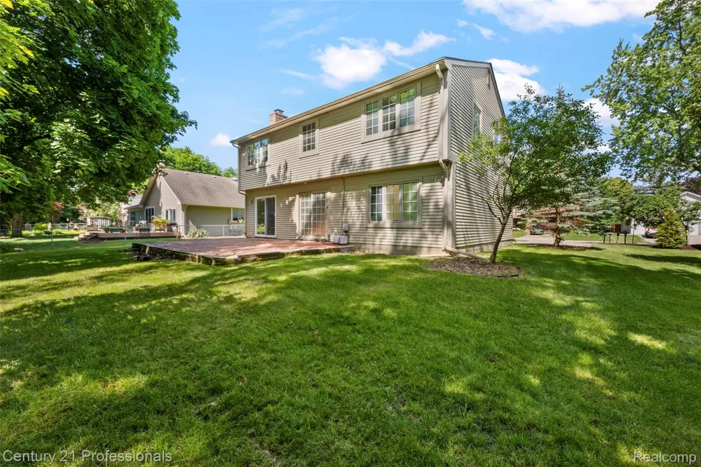 1872 Flemington Drive Troy City, MI 48098