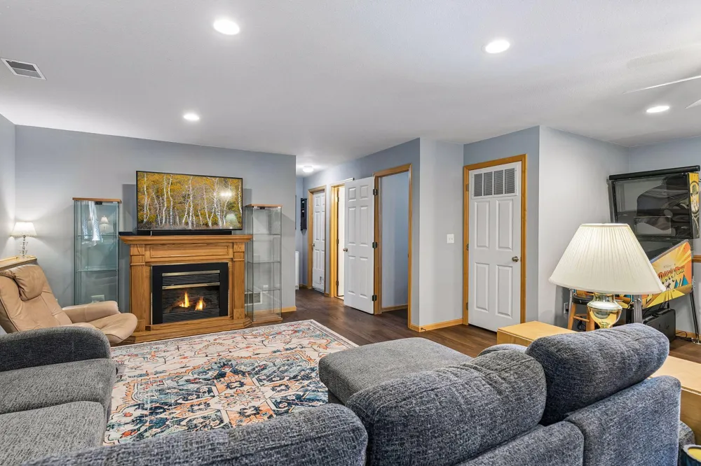 29527 295th Lane Lindstrom, MN 55045