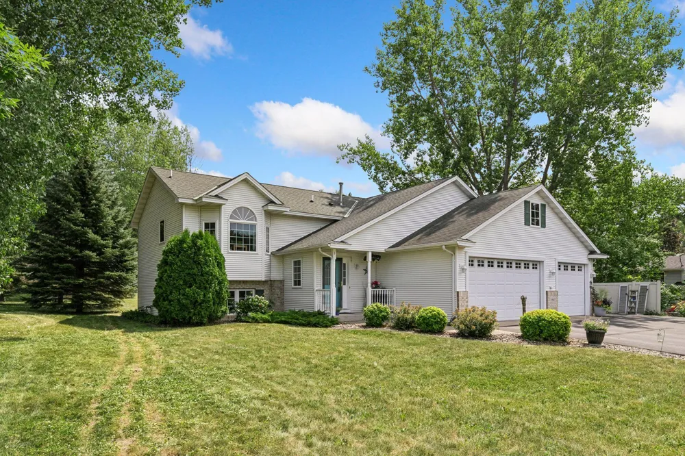 29527 295th Lane Lindstrom, MN 55045