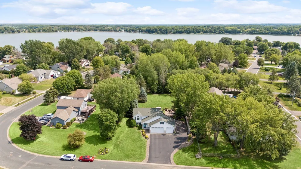 29527 295th Lane Lindstrom, MN 55045