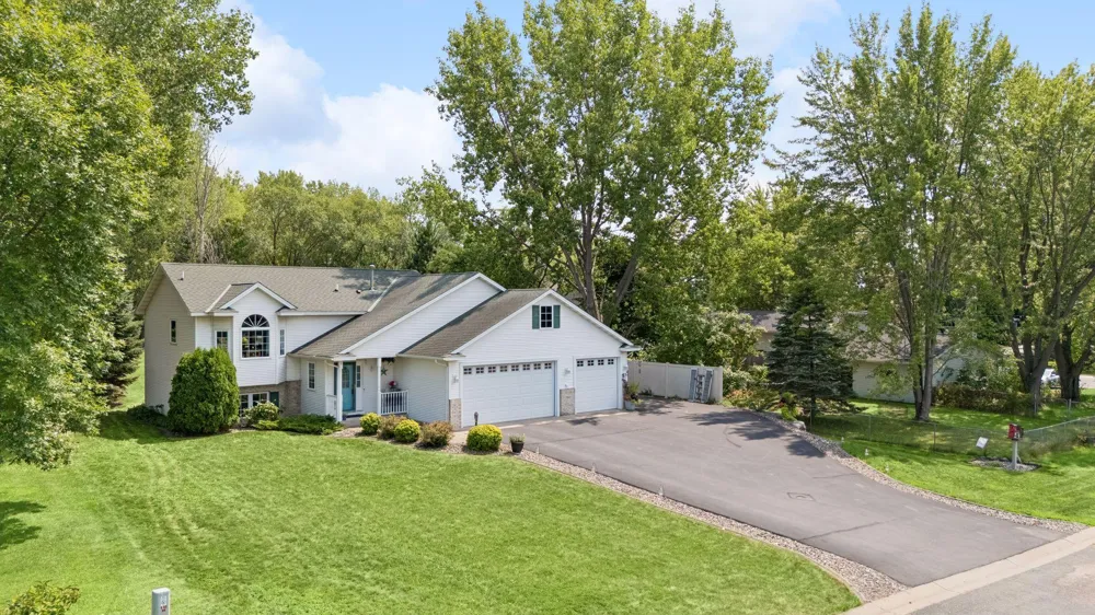 29527 295th Lane Lindstrom, MN 55045
