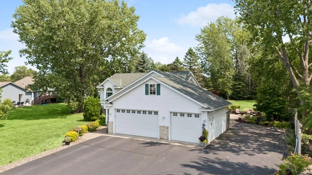 29527 295th Lane Lindstrom, MN 55045