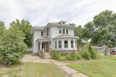 902 White Street