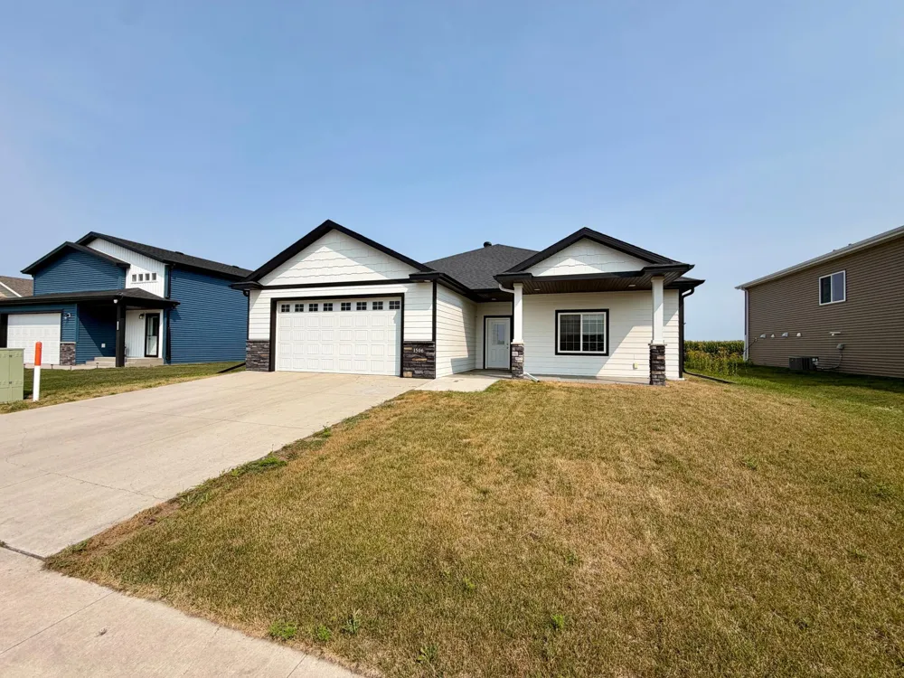 1506 6 AVENUE NE Dilworth, MN 56529