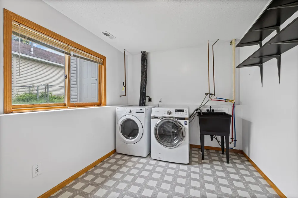 14421 Tungsten Way NW Anoka, MN 55303