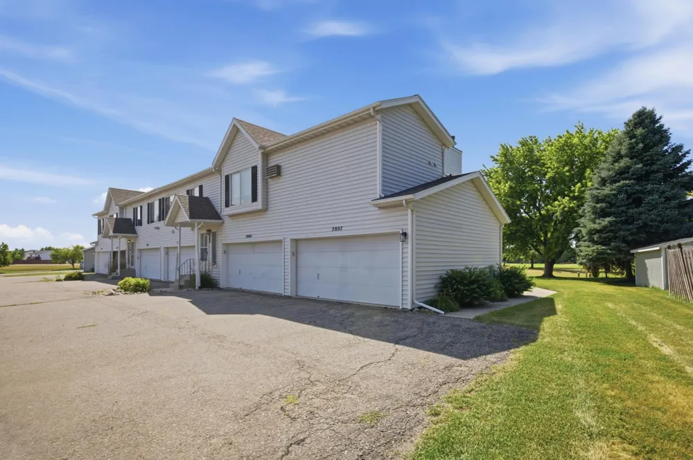 2807 32nd Street S Moorhead, MN 56560