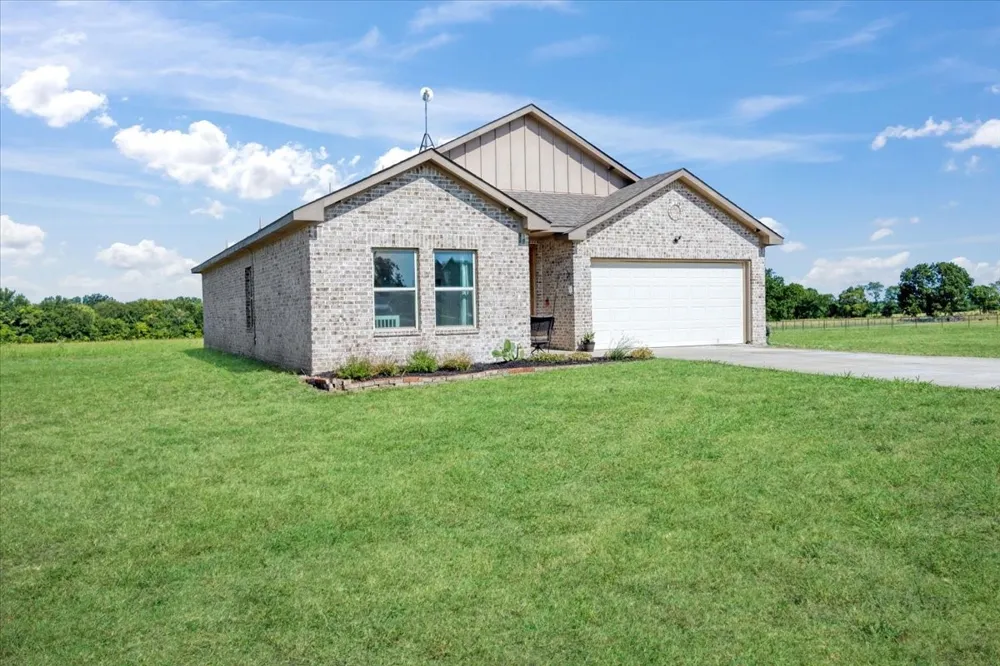 314 Delatorre Street Trenton, TX 75490