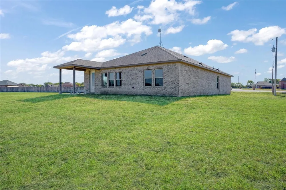 314 Delatorre Street Trenton, TX 75490