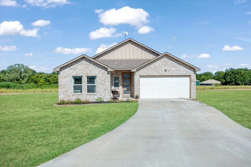 314 Delatorre Street Trenton, TX 75490