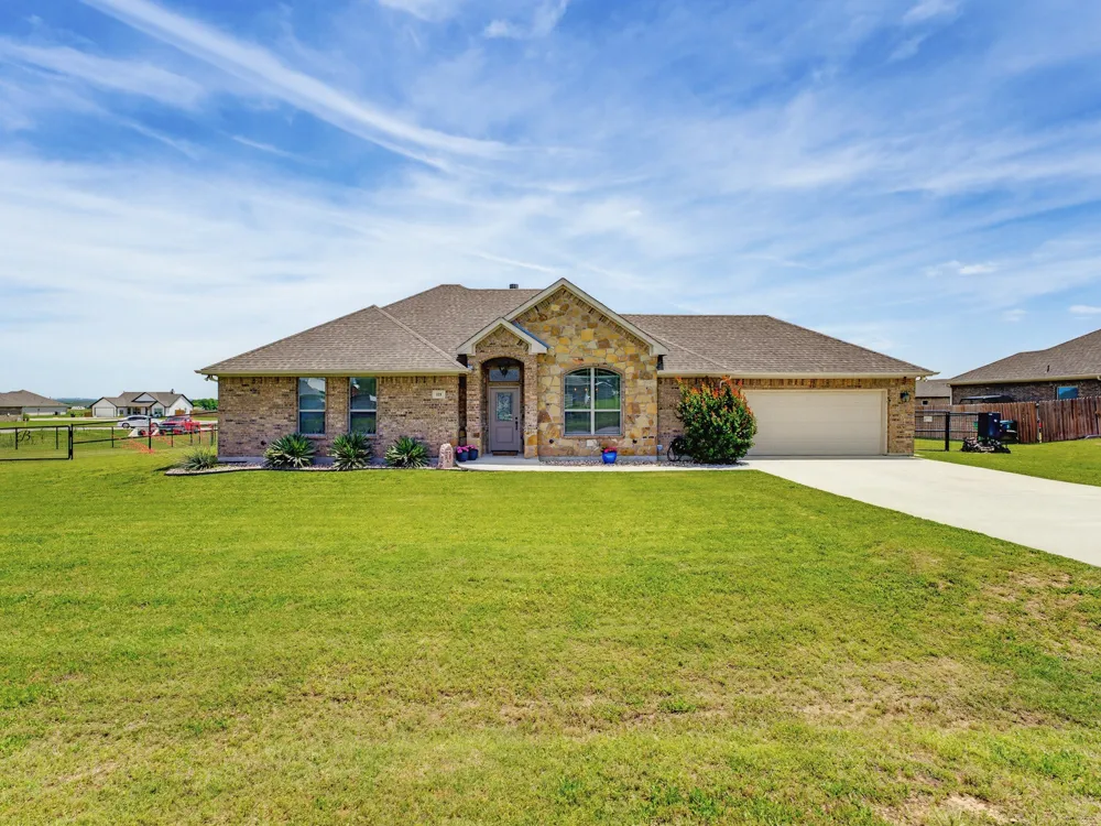 121 Walnut Street Paradise, TX 76073