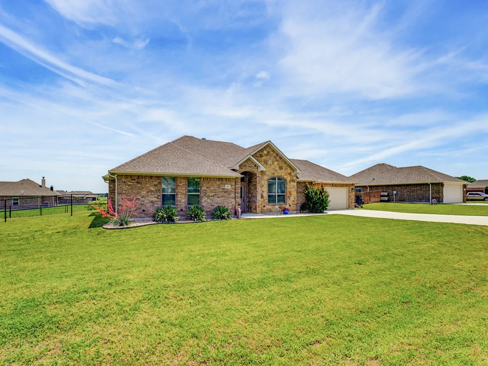 121 Walnut Street Paradise, TX 76073