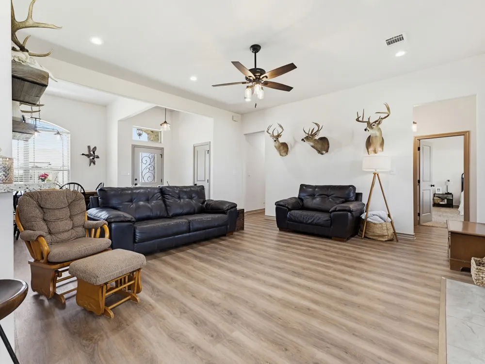 121 Walnut Street Paradise, TX 76073