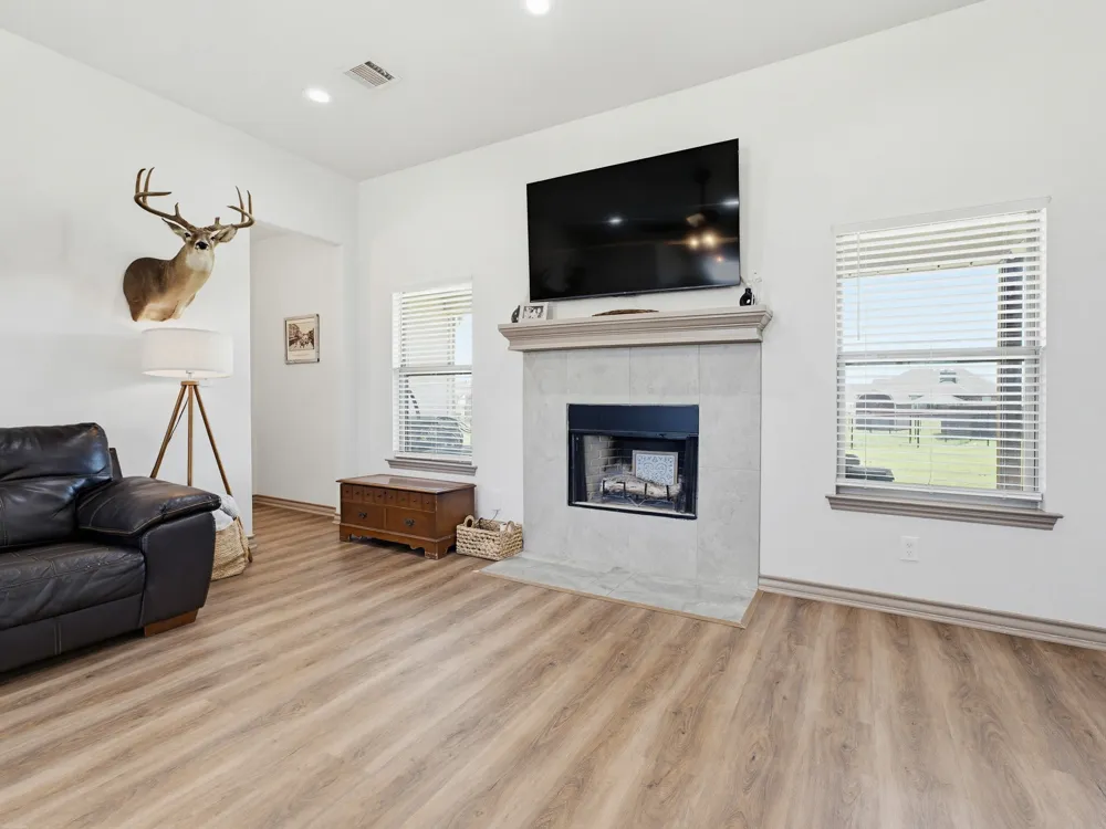 121 Walnut Street Paradise, TX 76073