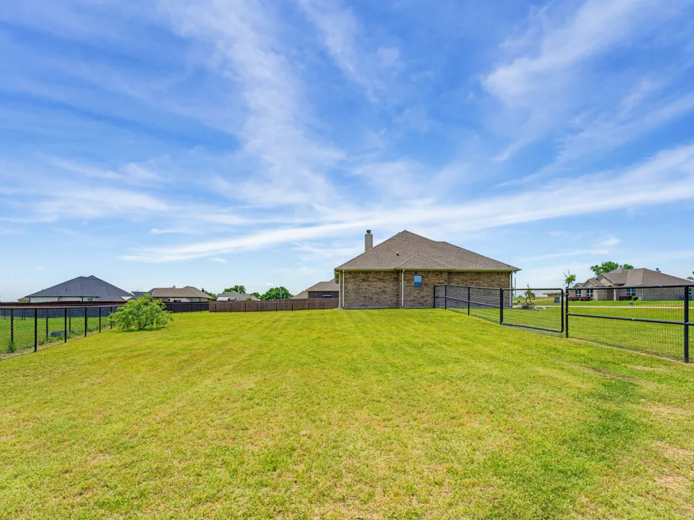 121 Walnut Street Paradise, TX 76073