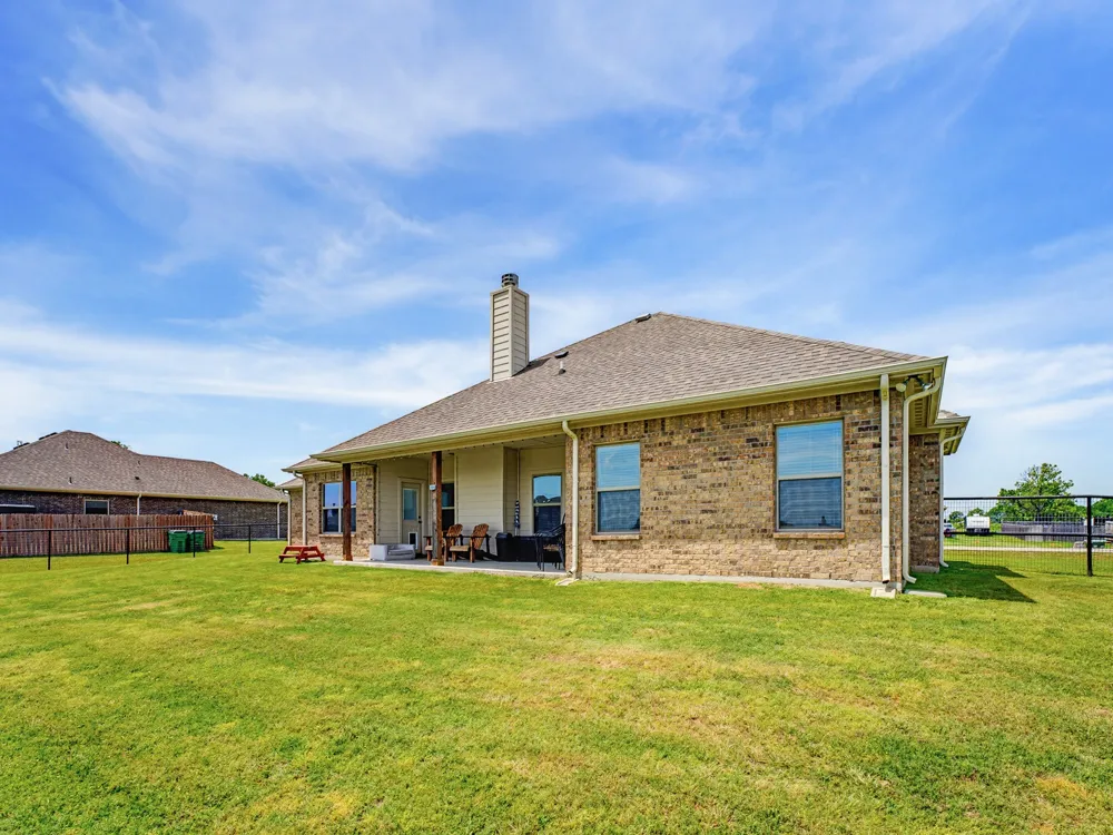 121 Walnut Street Paradise, TX 76073