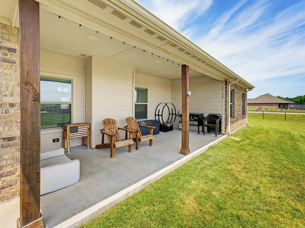 121 Walnut Street Paradise, TX 76073