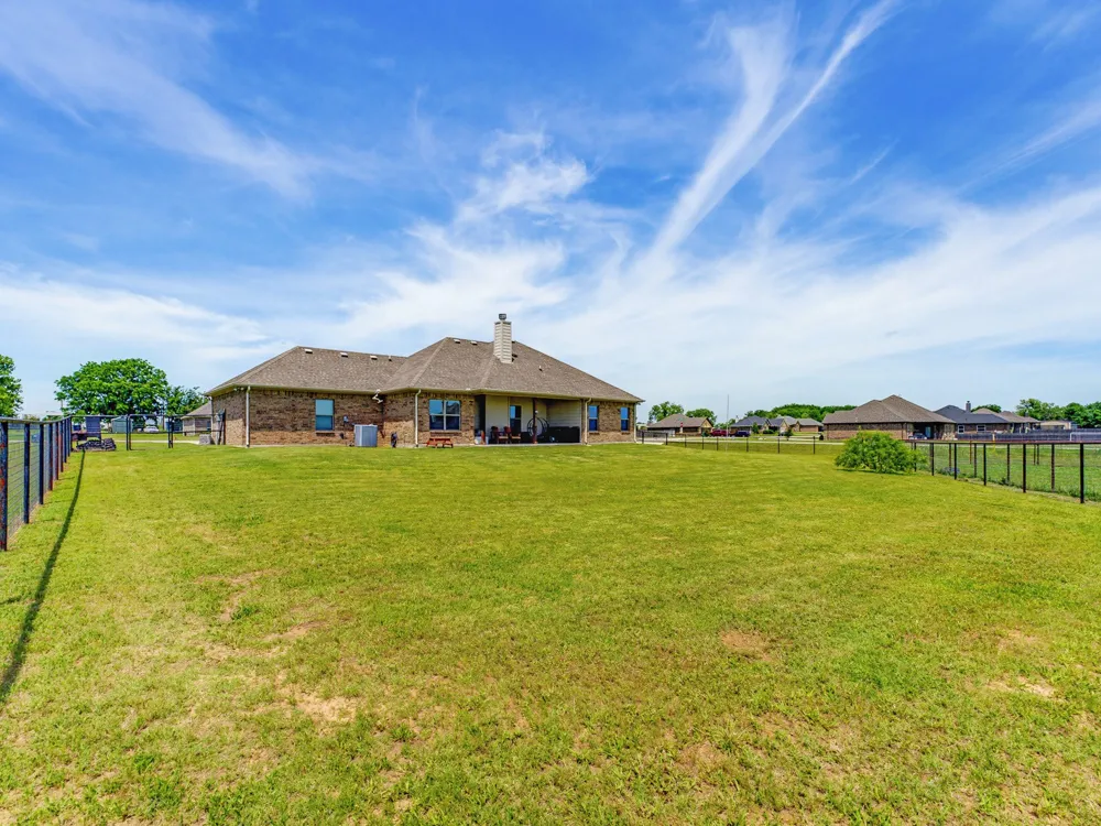 121 Walnut Street Paradise, TX 76073