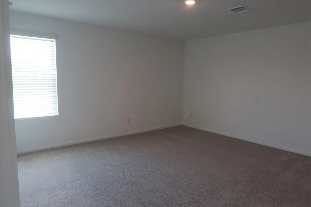 921 Woodhaven Lakes Drive La Marque, TX 77568