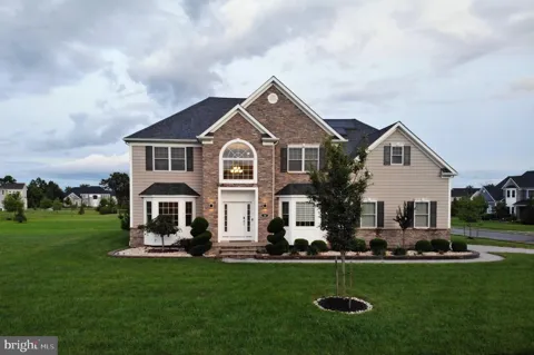 18 SURREY LANE