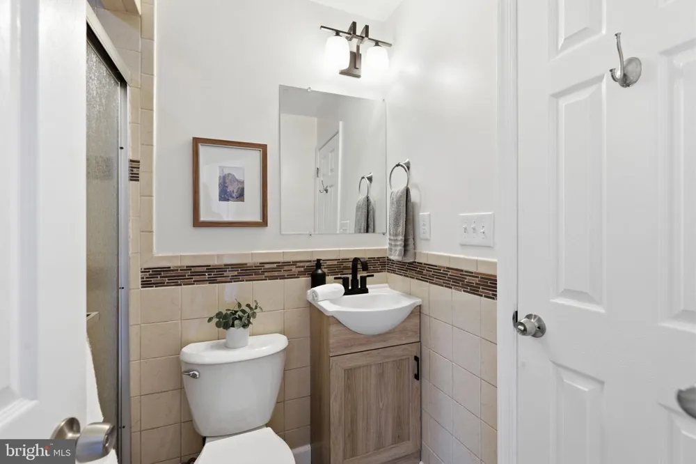3227 WAYNE ROAD Falls Church, VA 22042