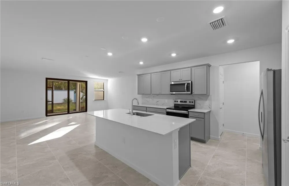 27828 Solis Grande Drive Bonita Springs, FL 34135