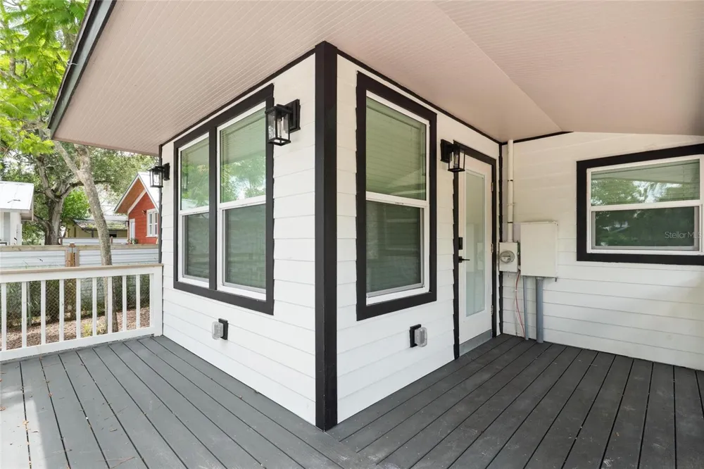 136 RING AVENUE Tarpon Springs, FL 34689