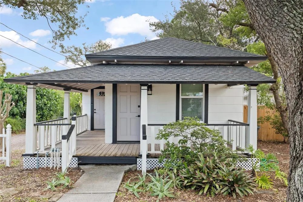 136 RING AVENUE Tarpon Springs, FL 34689