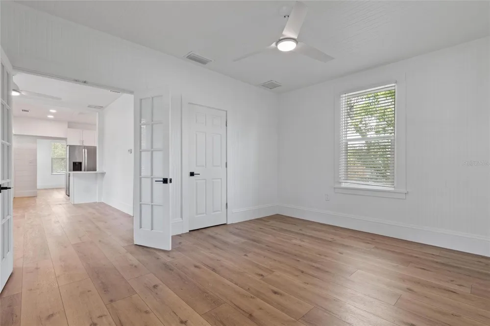 136 RING AVENUE Tarpon Springs, FL 34689