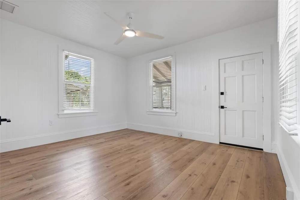 136 RING AVENUE Tarpon Springs, FL 34689