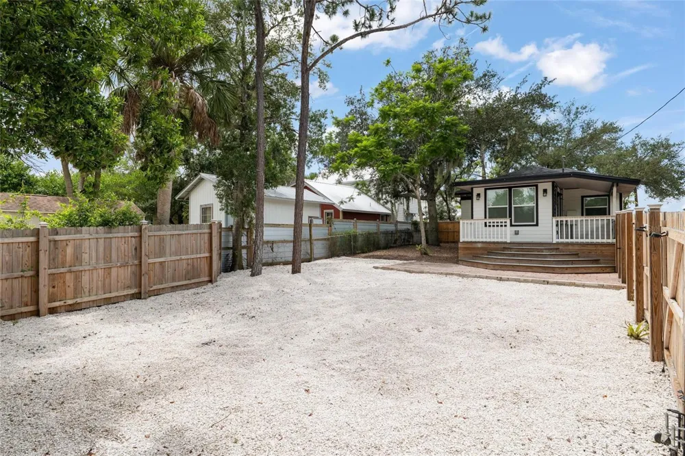136 RING AVENUE Tarpon Springs, FL 34689