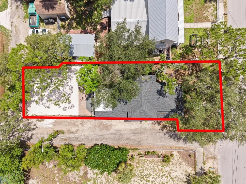 136 RING AVENUE Tarpon Springs, FL 34689