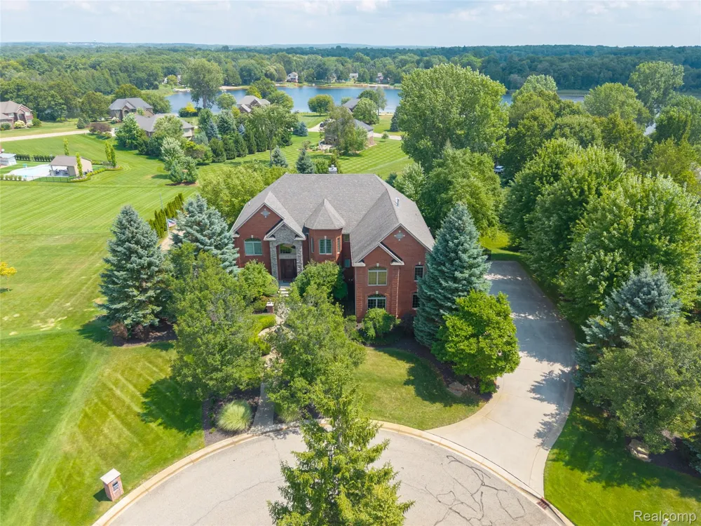 840 High View Court Oxford Charter Township, MI 48371