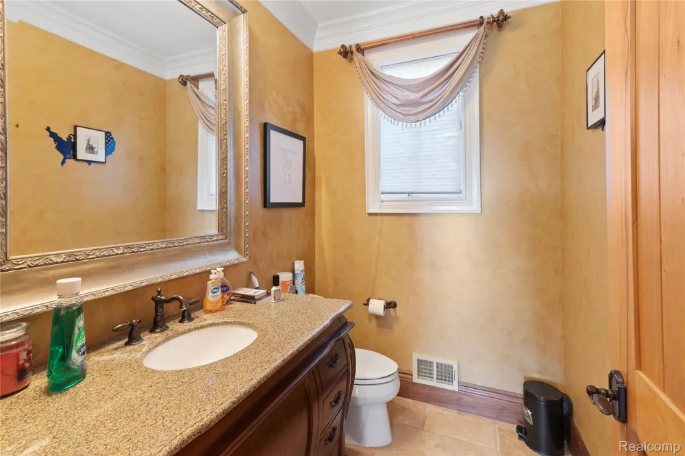 840 High View Court Oxford Charter Township, MI 48371