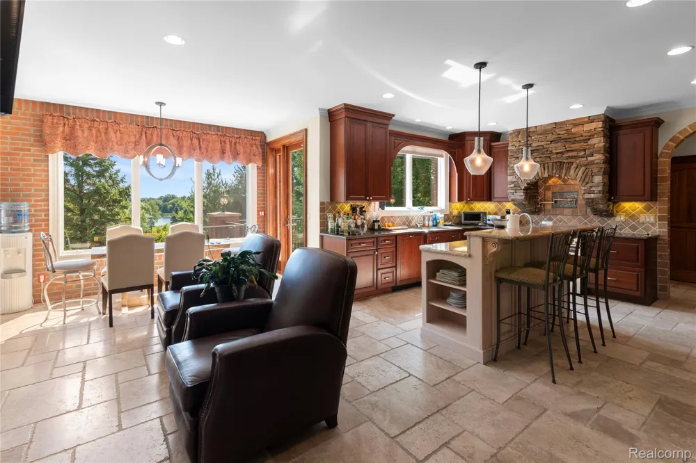 840 High View Court Oxford Charter Township, MI 48371