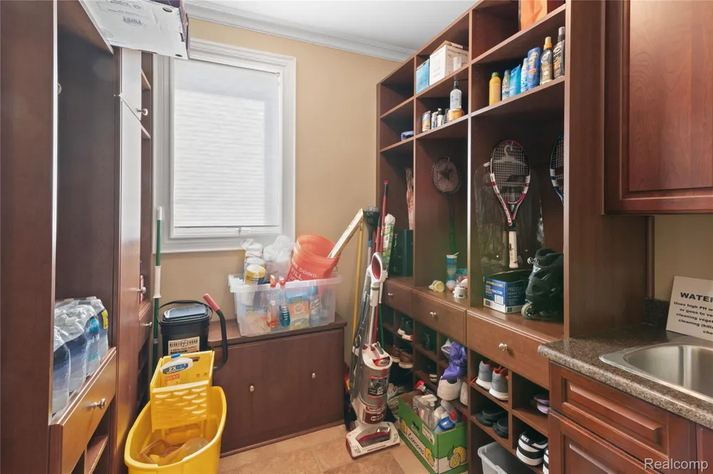 840 High View Court Oxford Charter Township, MI 48371