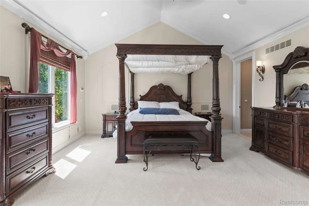 840 High View Court Oxford Charter Township, MI 48371