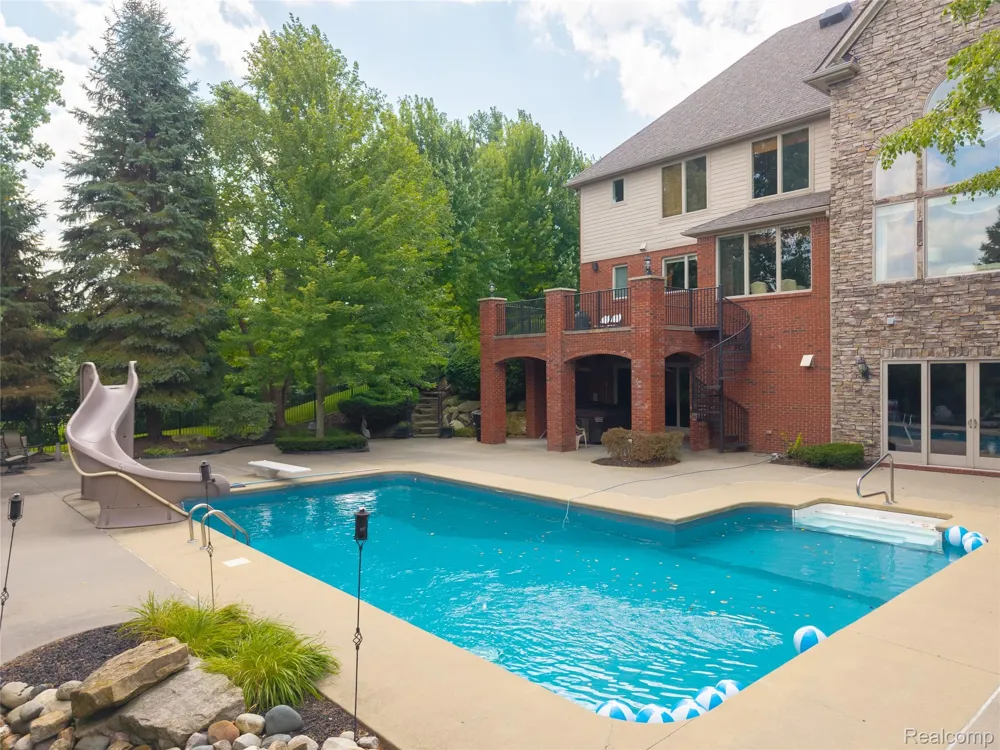 840 High View Court Oxford Charter Township, MI 48371