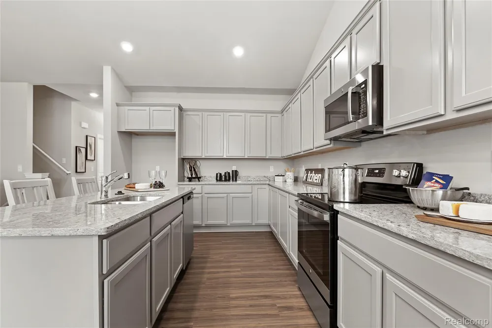 9924 Crossview Trail #188 Hartland Township, MI 48855