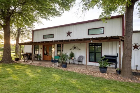 6187 Mockingbird Lane
