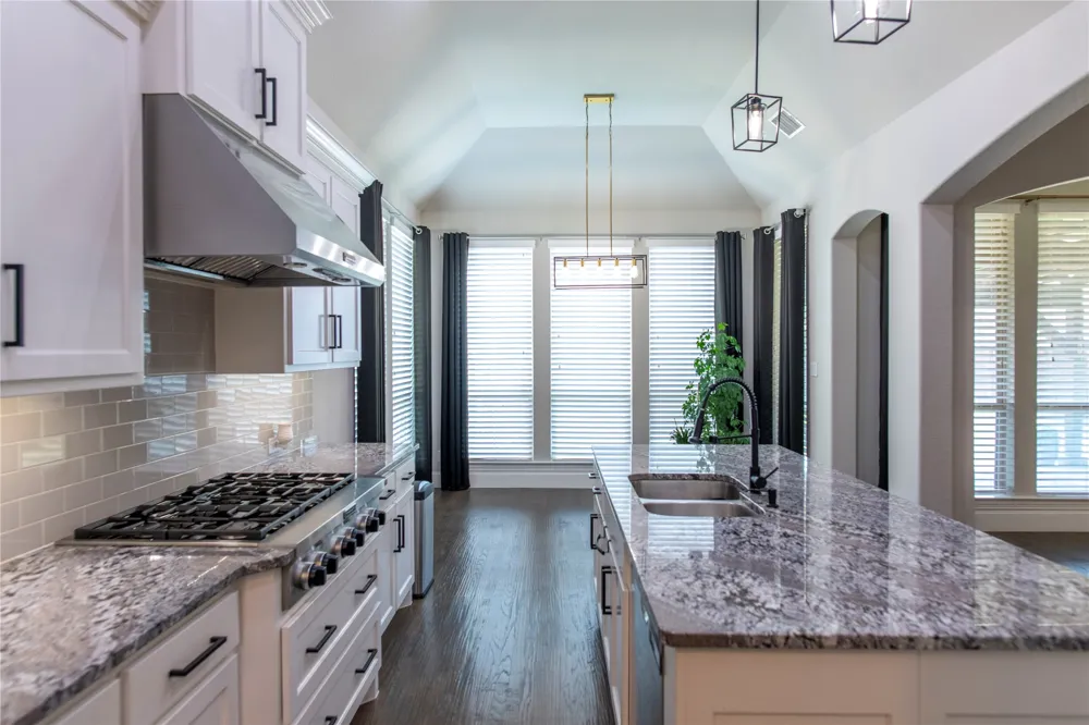 3728 Kennoway The Colony, TX 75056