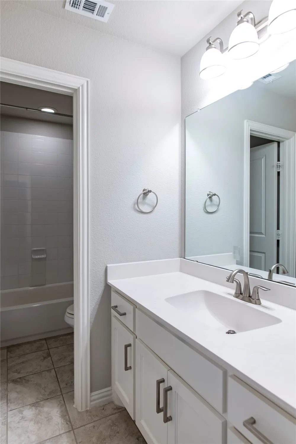 3728 Kennoway The Colony, TX 75056