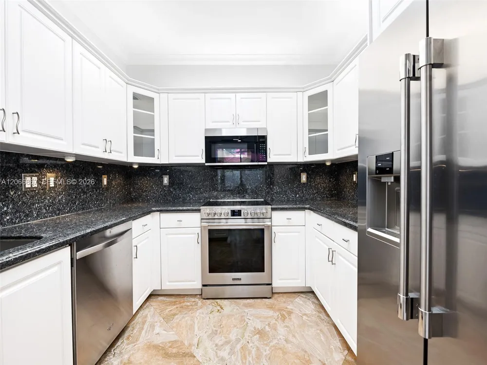 1515 Seagrape Way Hollywood, FL 33019