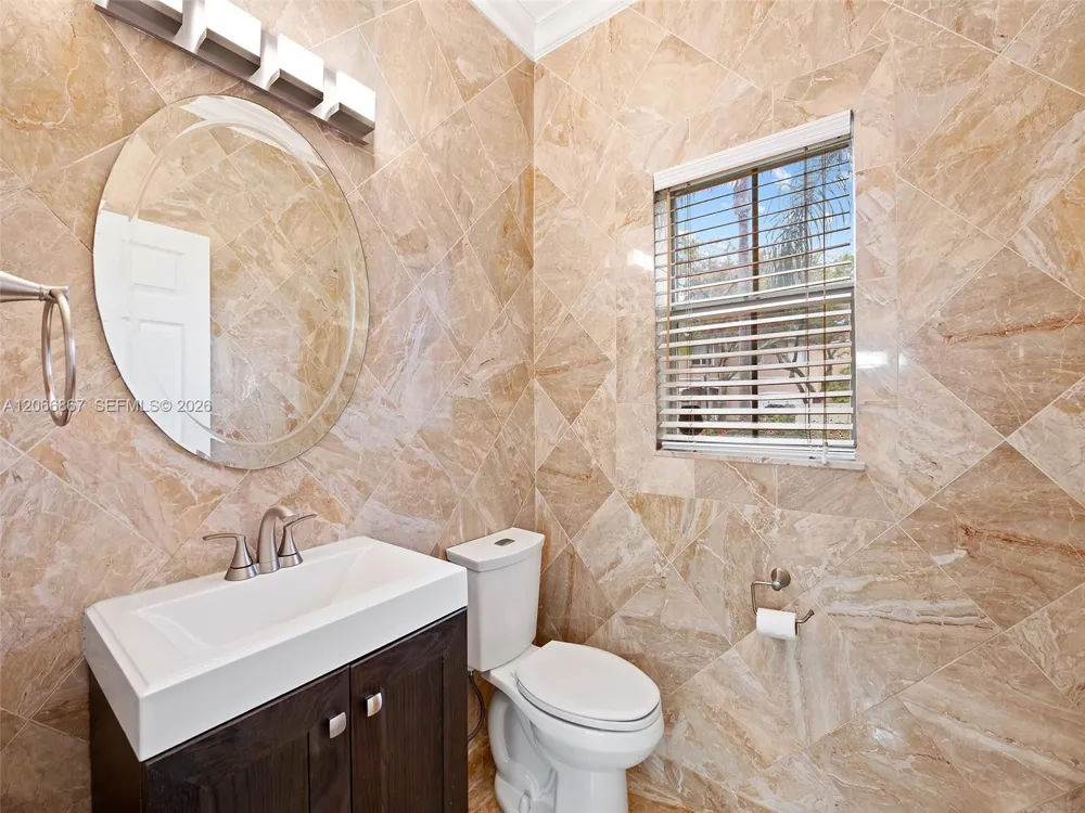 1515 Seagrape Way Hollywood, FL 33019