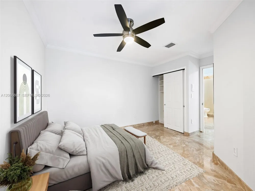 1515 Seagrape Way Hollywood, FL 33019